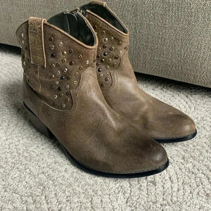 White mountain Rocky leather boot size 9, medium